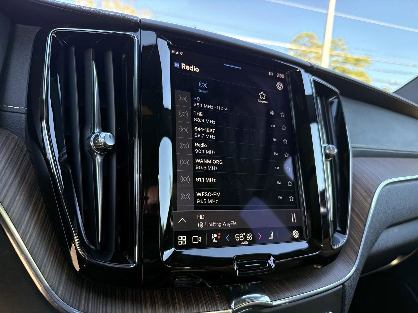 Used 2022 Volvo XC60 B5 Inscription w/ Advanced Package image 28