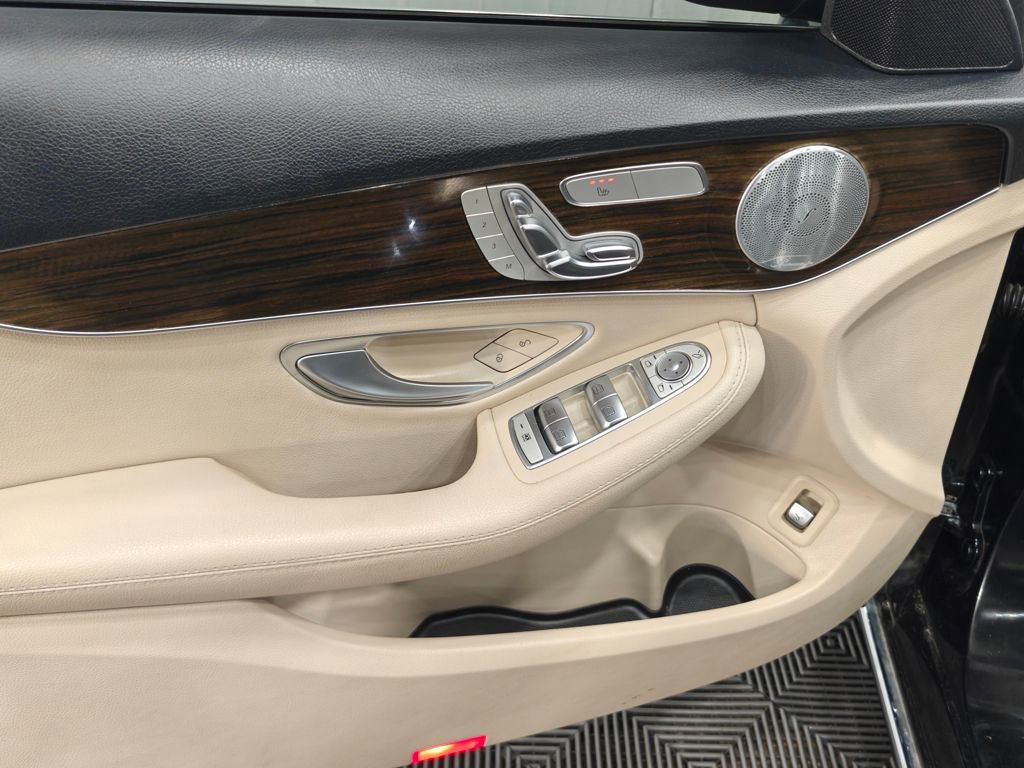 Used 2016 Mercedes-Benz C 300 4MATIC Sedan image 48