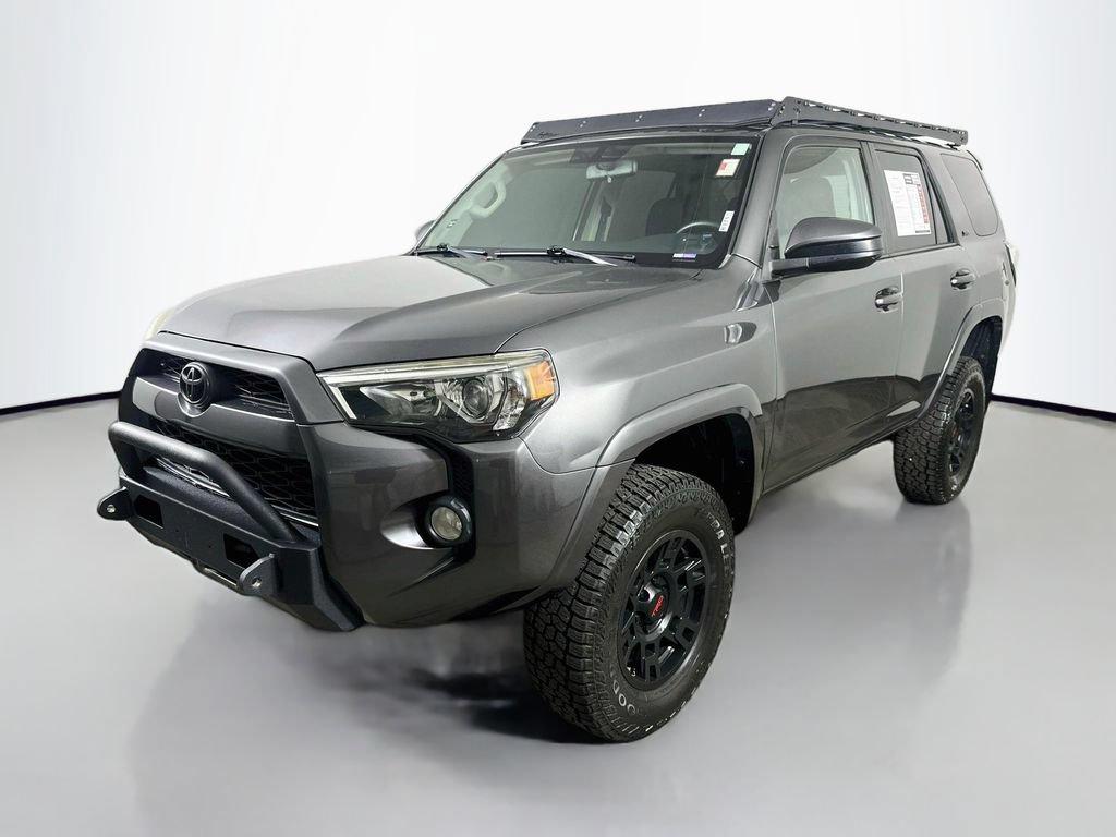 Used 2019 Toyota 4Runner SR5 AWD/4WD image 3