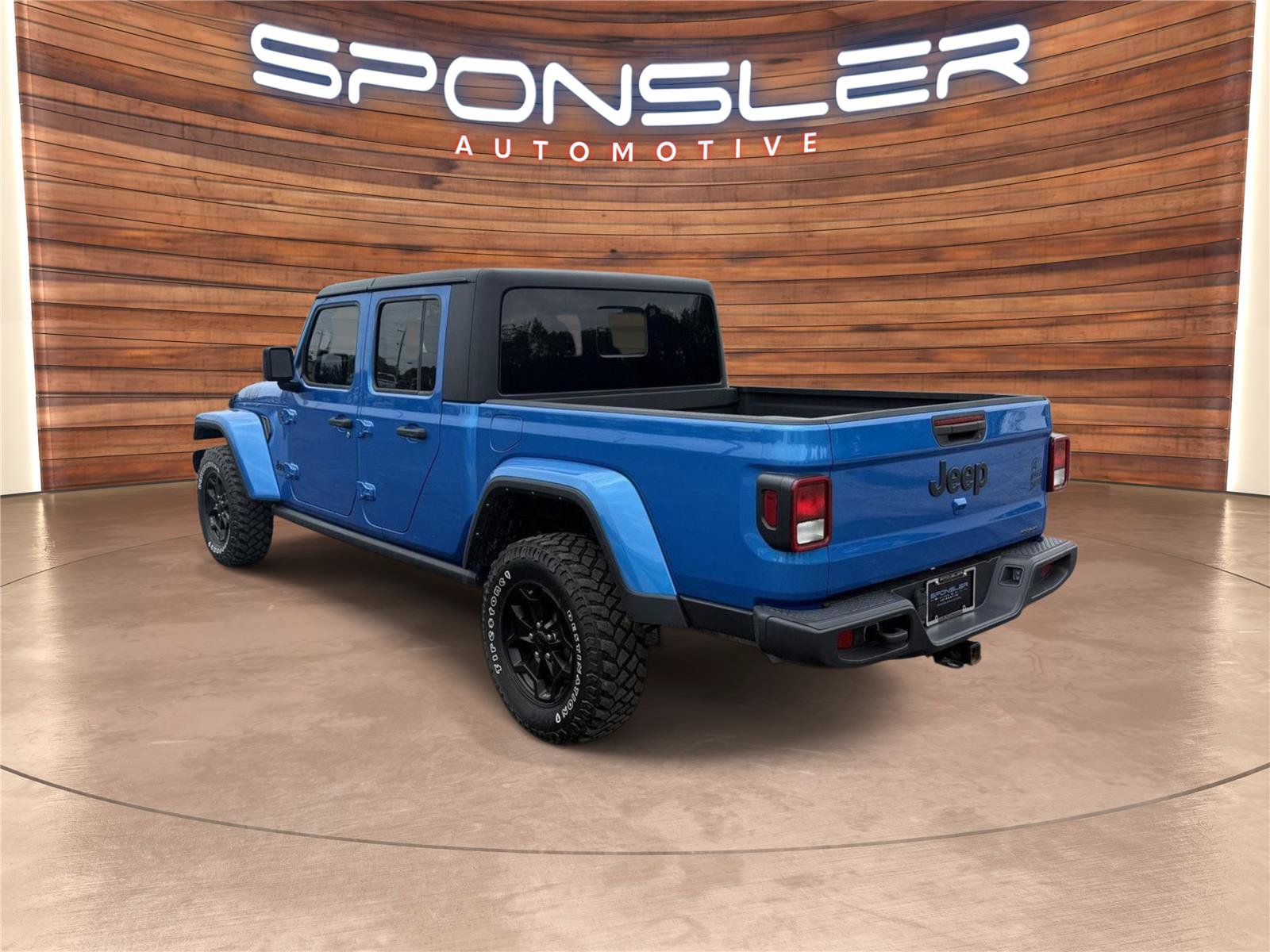 Used 2022 Jeep Gladiator Sport AWD/4WD image 3