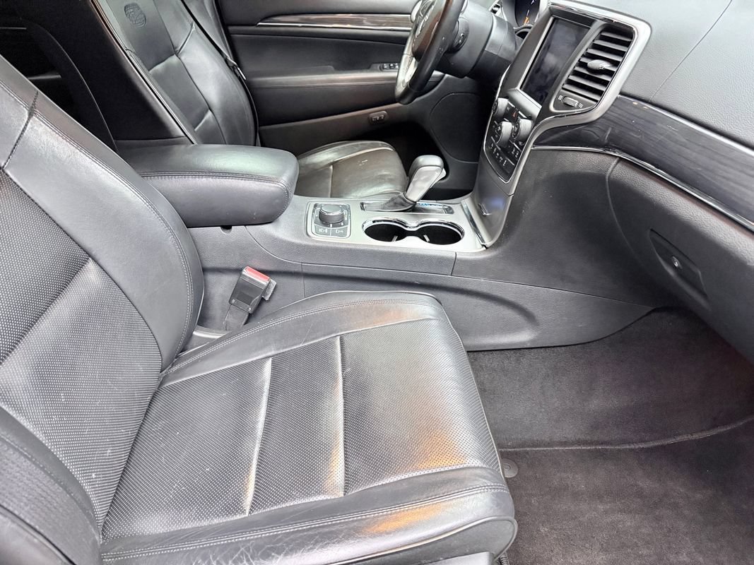 Used 2018 Jeep Grand Cherokee Overland AWD/4WD image 12