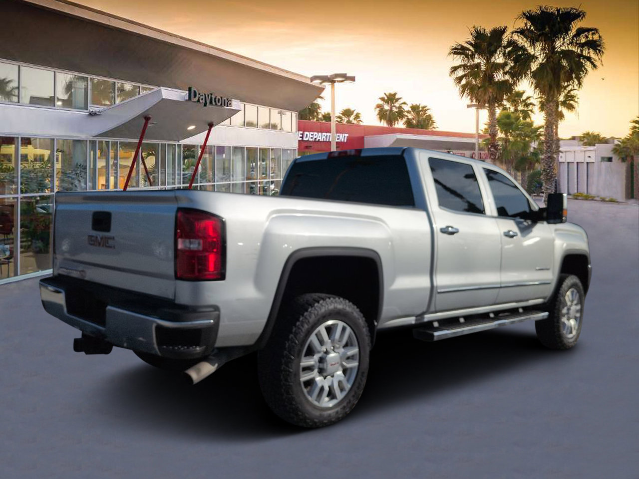 Used 2017 GMC Sierra 2500 SLT w/ Suspension Package, Off-Road AWD/4WD image 3