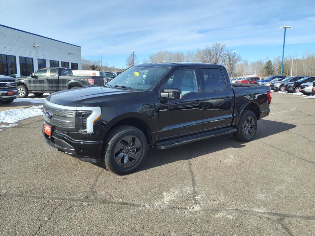 New 2023 Ford F150 Lightning Lariat w/ Tow Technology Package