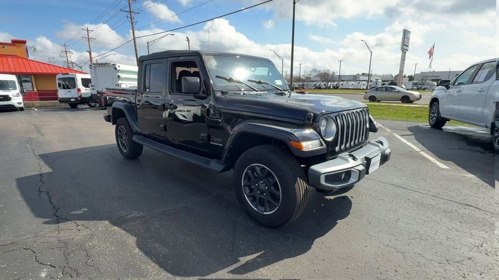 Used 2022 Jeep Gladiator Overland w/ Cold Weather Group image 2