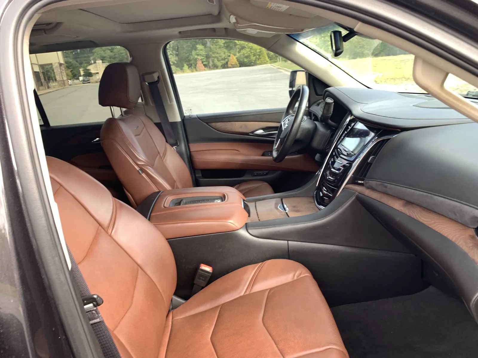 Used 2016 Cadillac Escalade Premium AWD/4WD image 30
