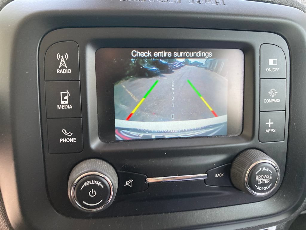 Used 2016 Jeep Renegade Latitude AWD/4WD image 25