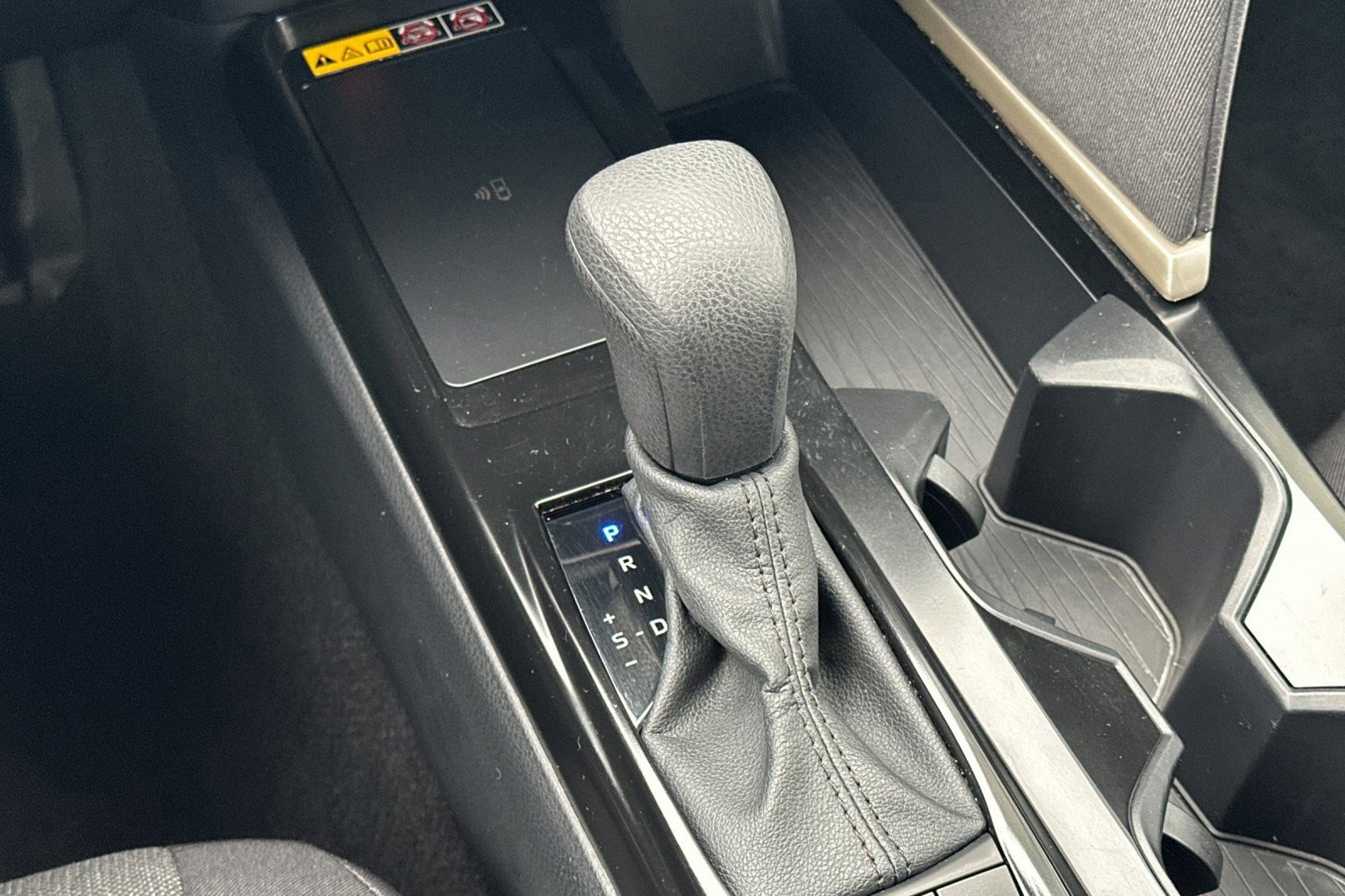 Used 2025 Toyota Camry LE image 20