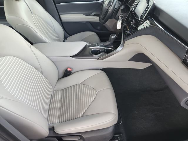 Used 2022 Toyota Camry SE FWD image 13