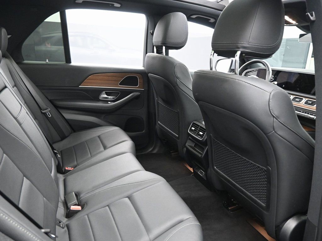 Used 2025 Mercedes-Benz GLE 450e GLE 450e w/ Winter Package image 38