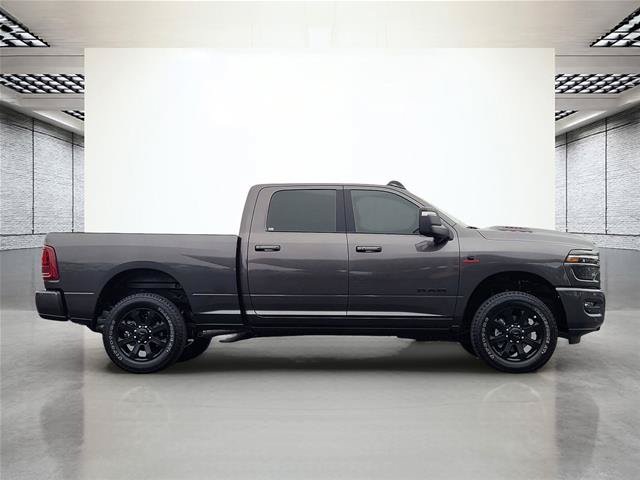 Used 2025 RAM 3500 Laramie AWD/4WD image 5