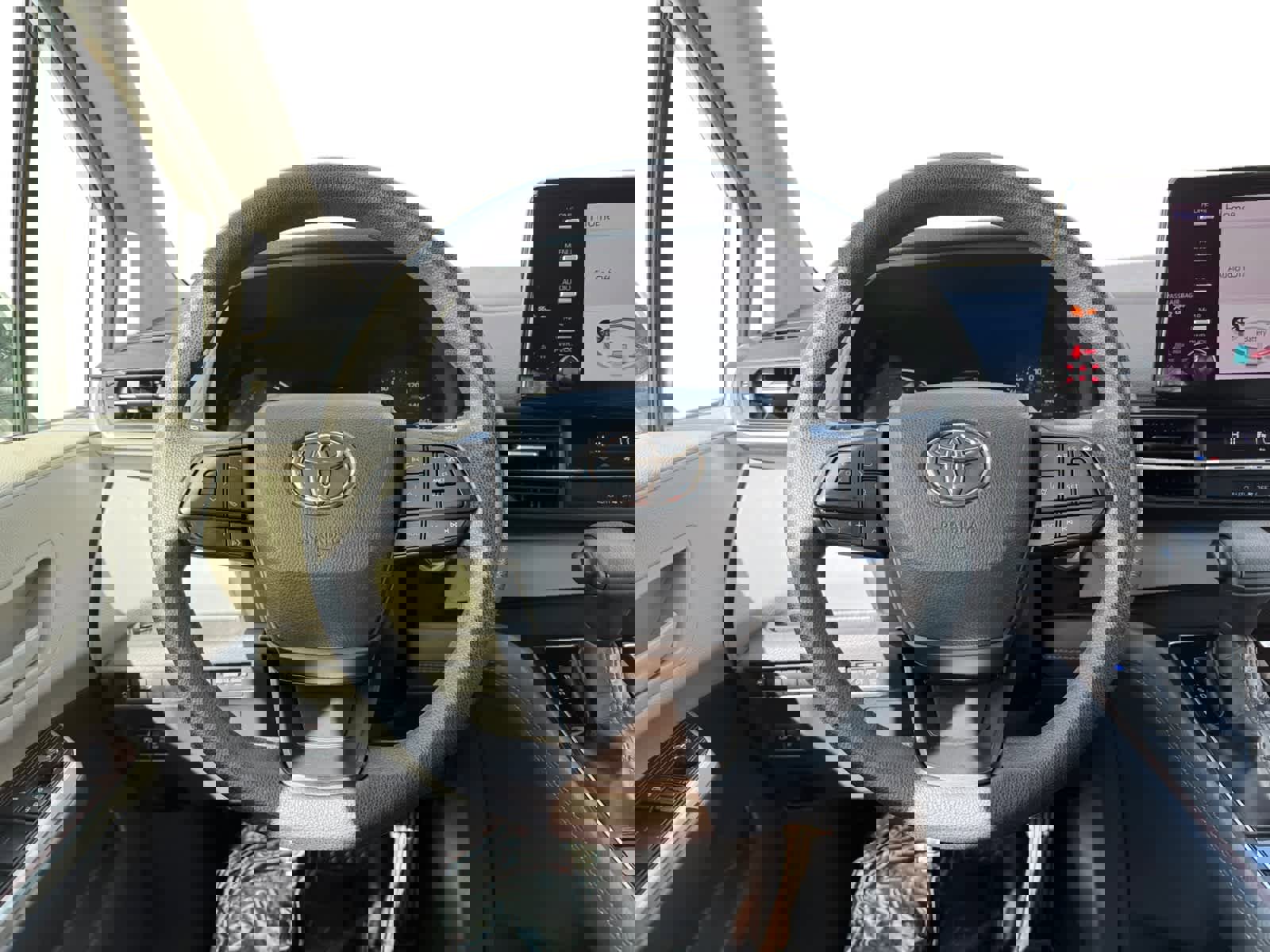 Used 2022 Toyota Sienna LE image 12