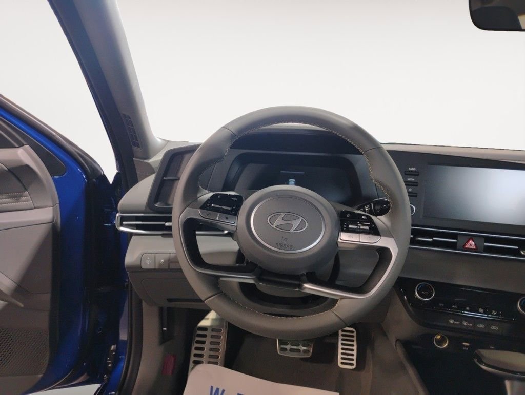 Used 2025 Hyundai Elantra Sport image 15