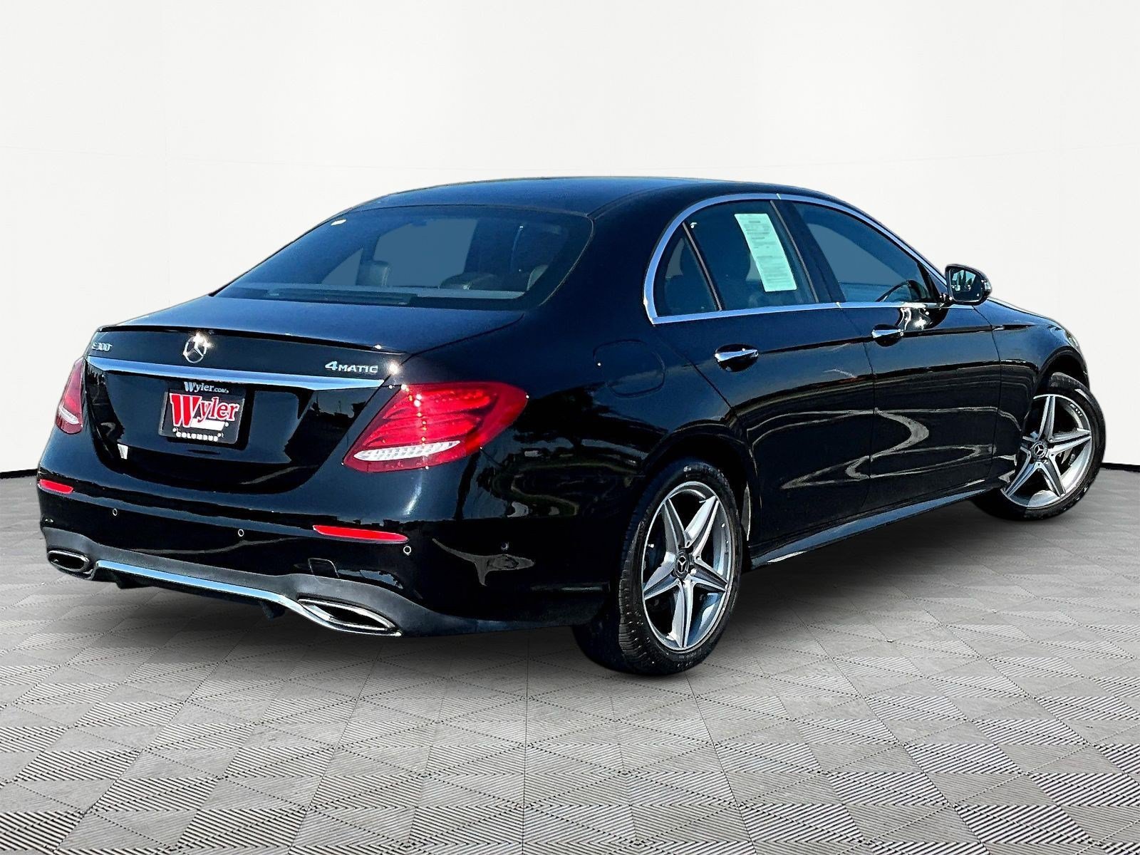 Used 2017 Mercedes-Benz E 300 4MATIC image 6