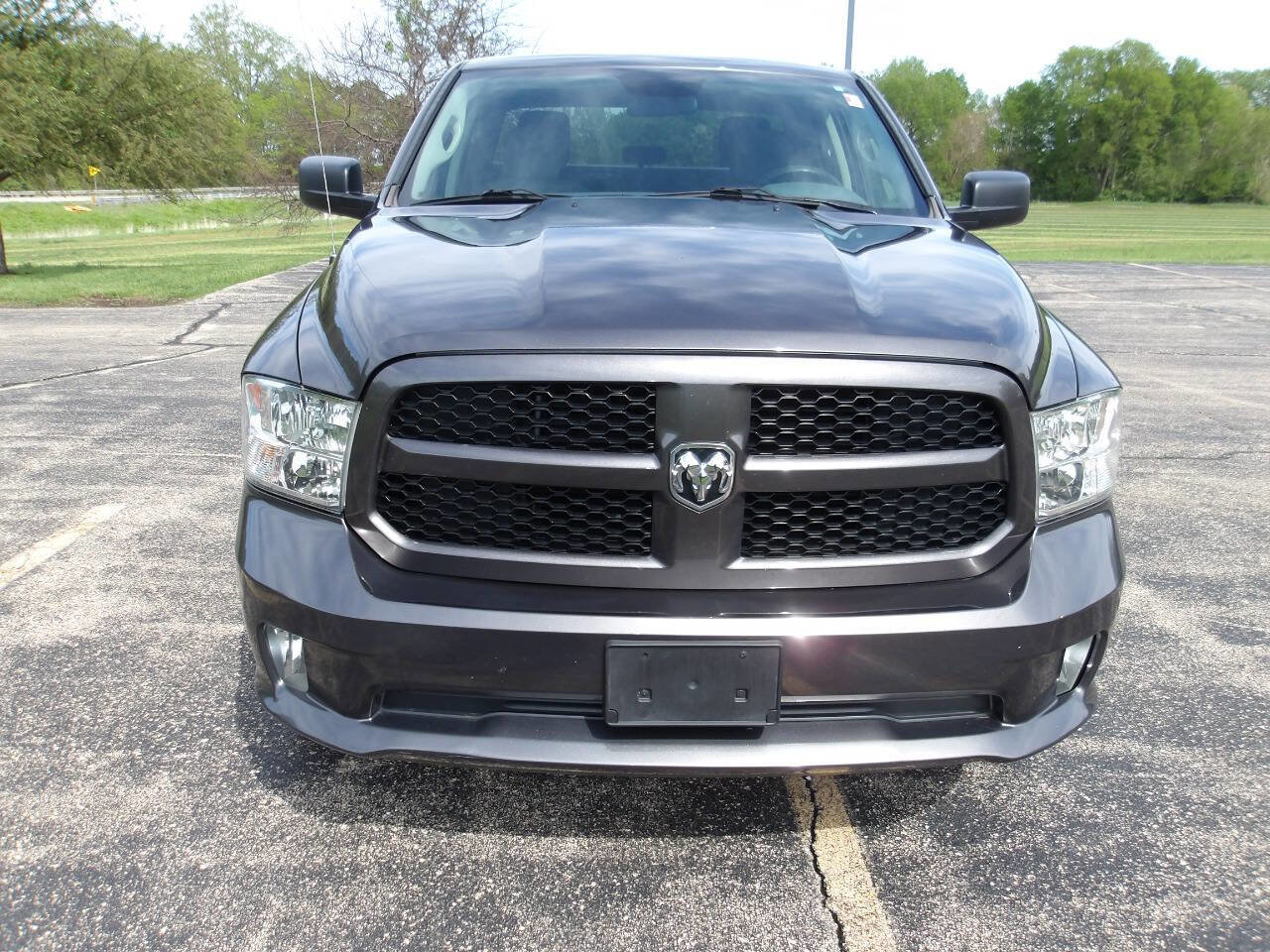 Used 2017 RAM 1500 Express w/ Express Value Package AWD/4WD image 3