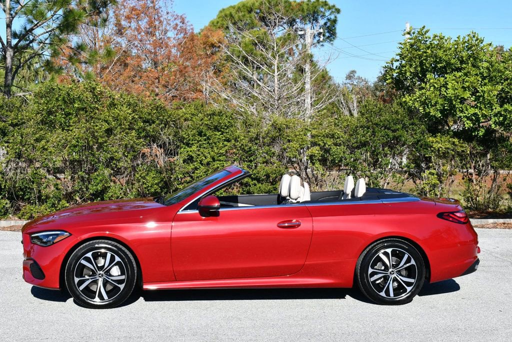 Used 2024 Mercedes-Benz CLE 300 4MATIC Cabriolet image 32