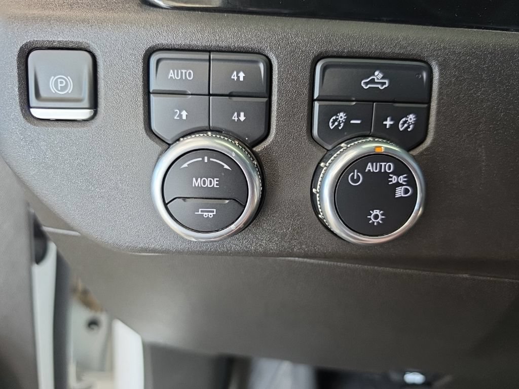 Used 2024 GMC Sierra 1500 SLE AWD/4WD image 19