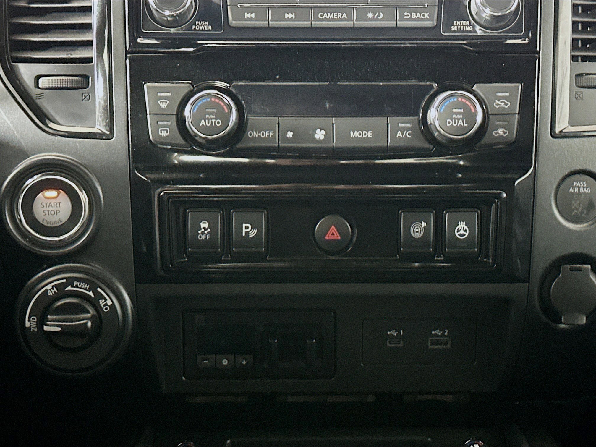 Used 2024 Nissan Titan PRO-4X w/ Pro-4x Convenience Package AWD/4WD image 13