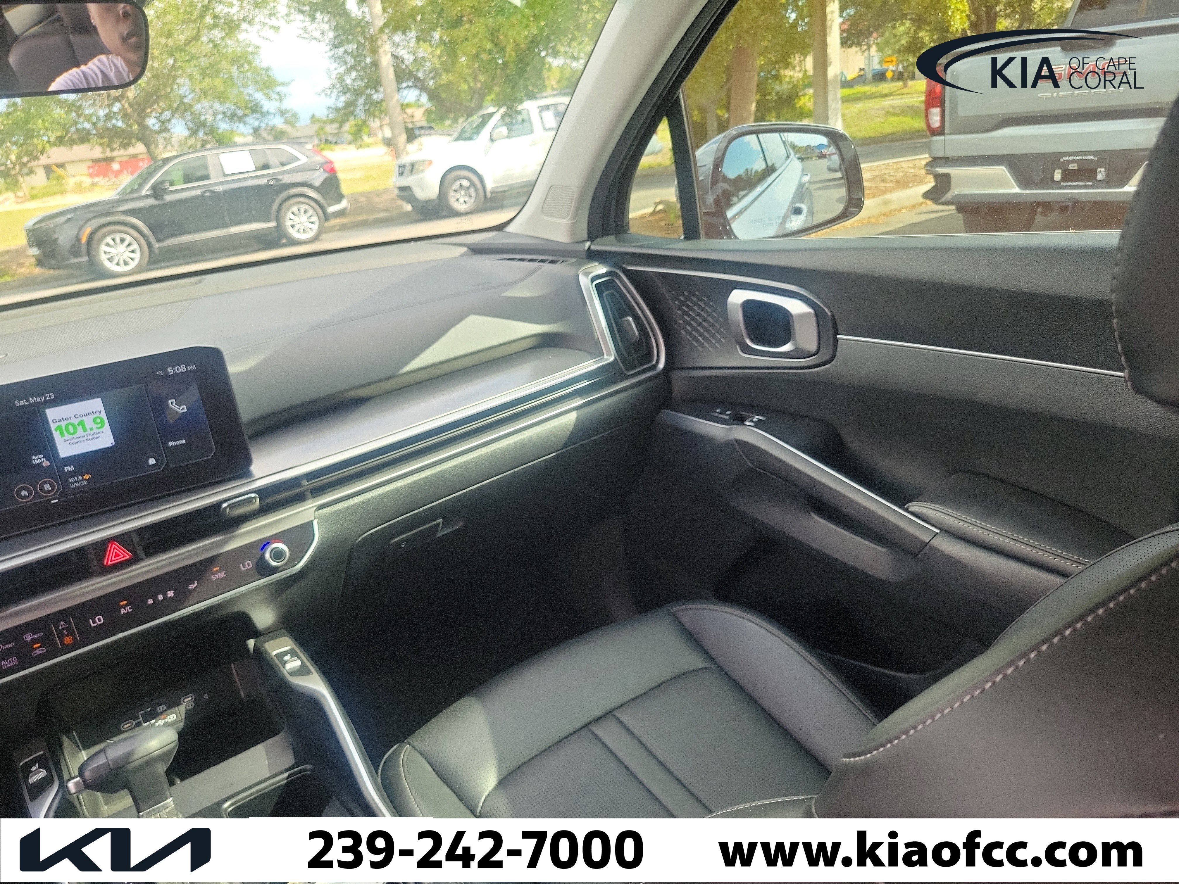 Certified 2025 Kia Sorento S w/ Panoramic Sunroof Package FWD image 19