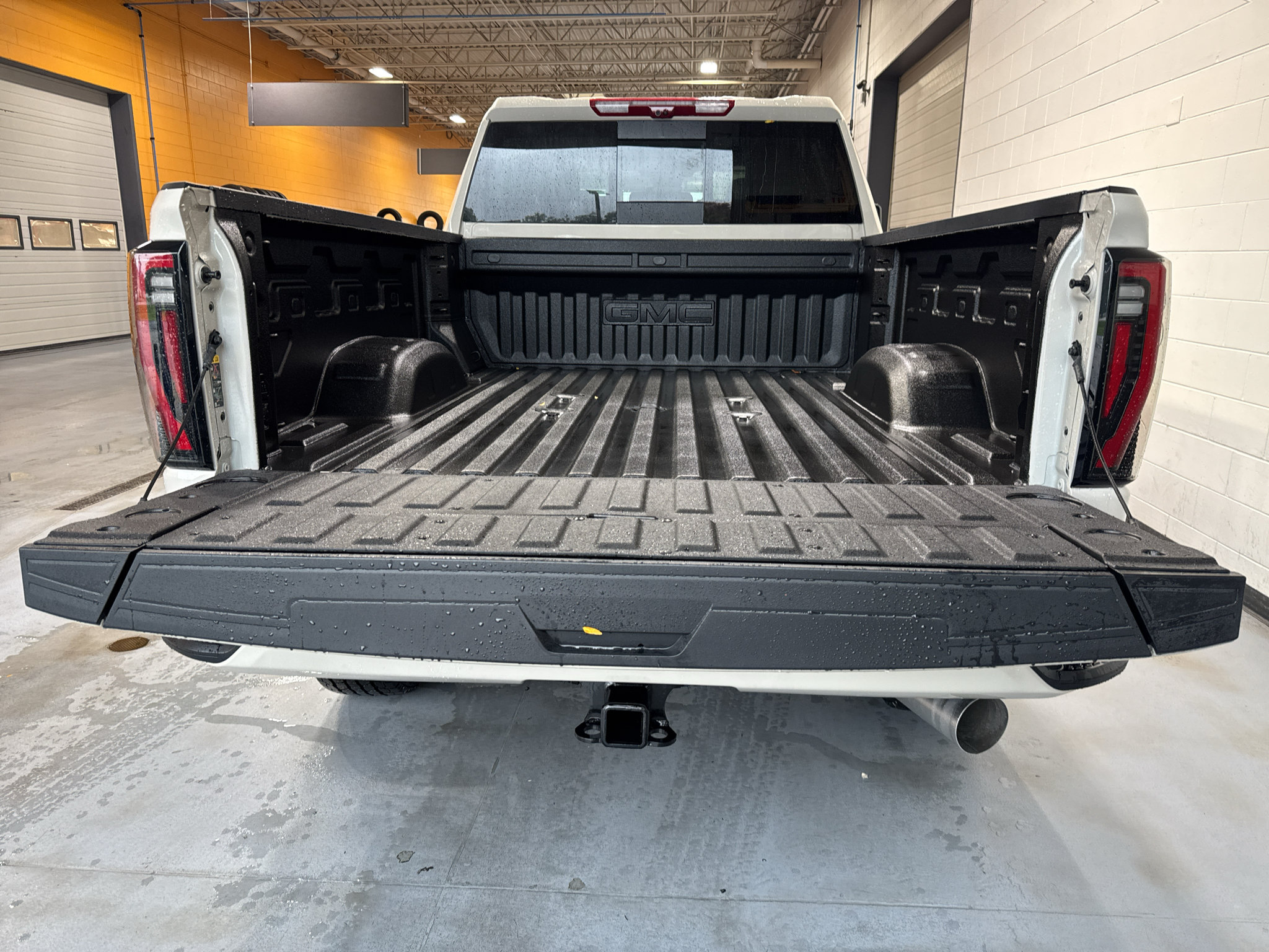 New 2026 GMC Sierra 2500 AT4 w/ AT4 Premium Plus Package AWD/4WD image 23
