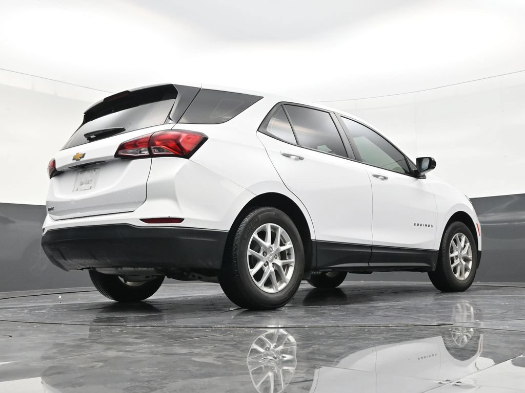 Used 2023 Chevrolet Equinox LS FWD image 24