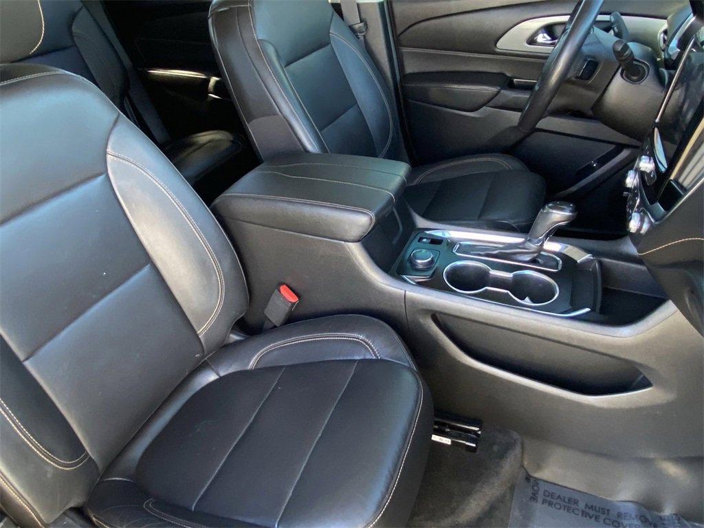Used 2020 Chevrolet Traverse LT w/ LT Premium Package image 13