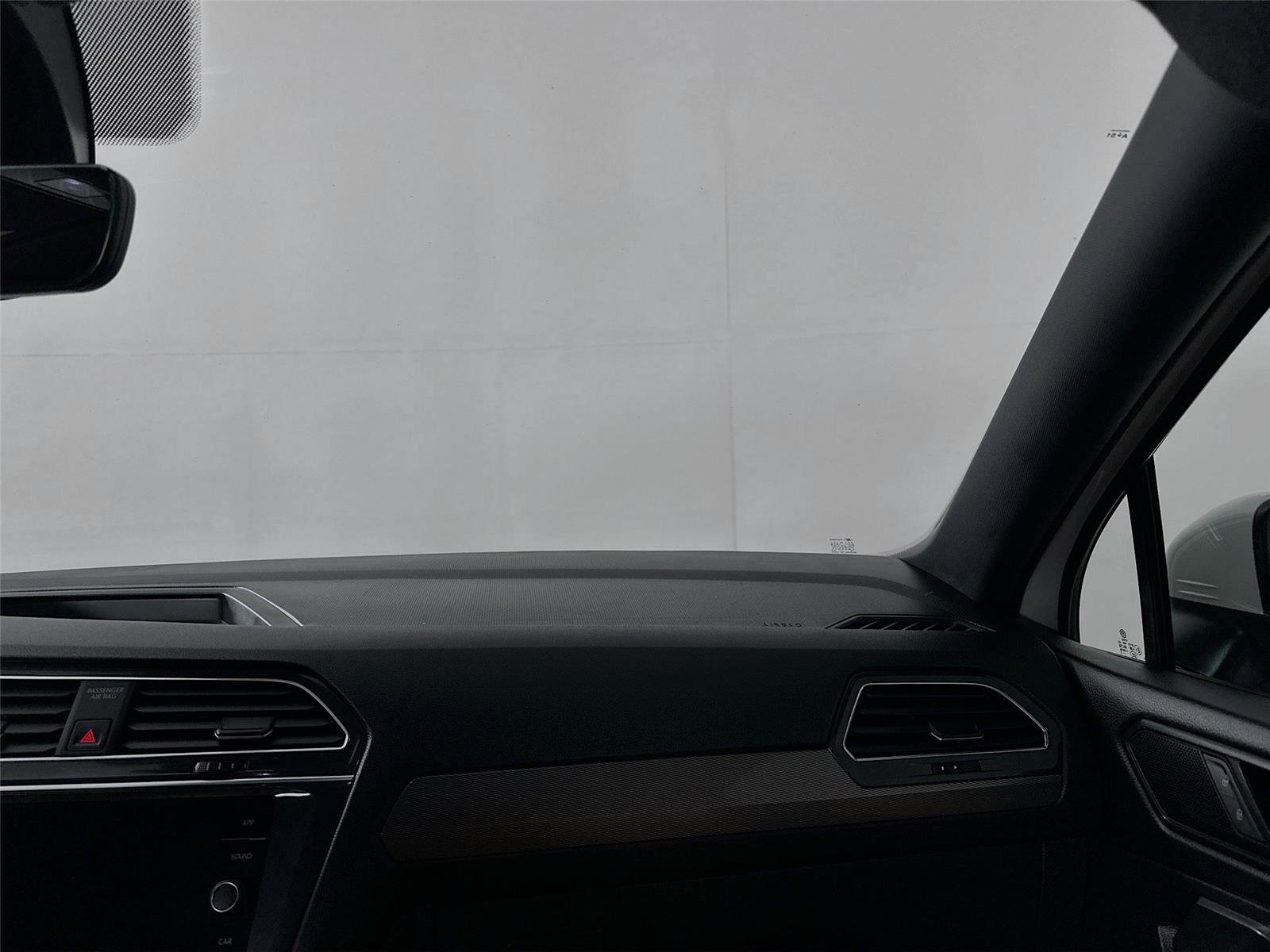 Used 2022 Volkswagen Tiguan SE image 23