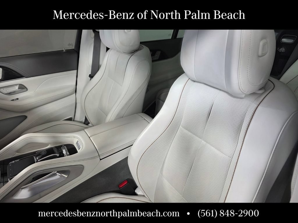 Used 2022 Mercedes-Benz Maybach GLS 600 4MATIC image 11