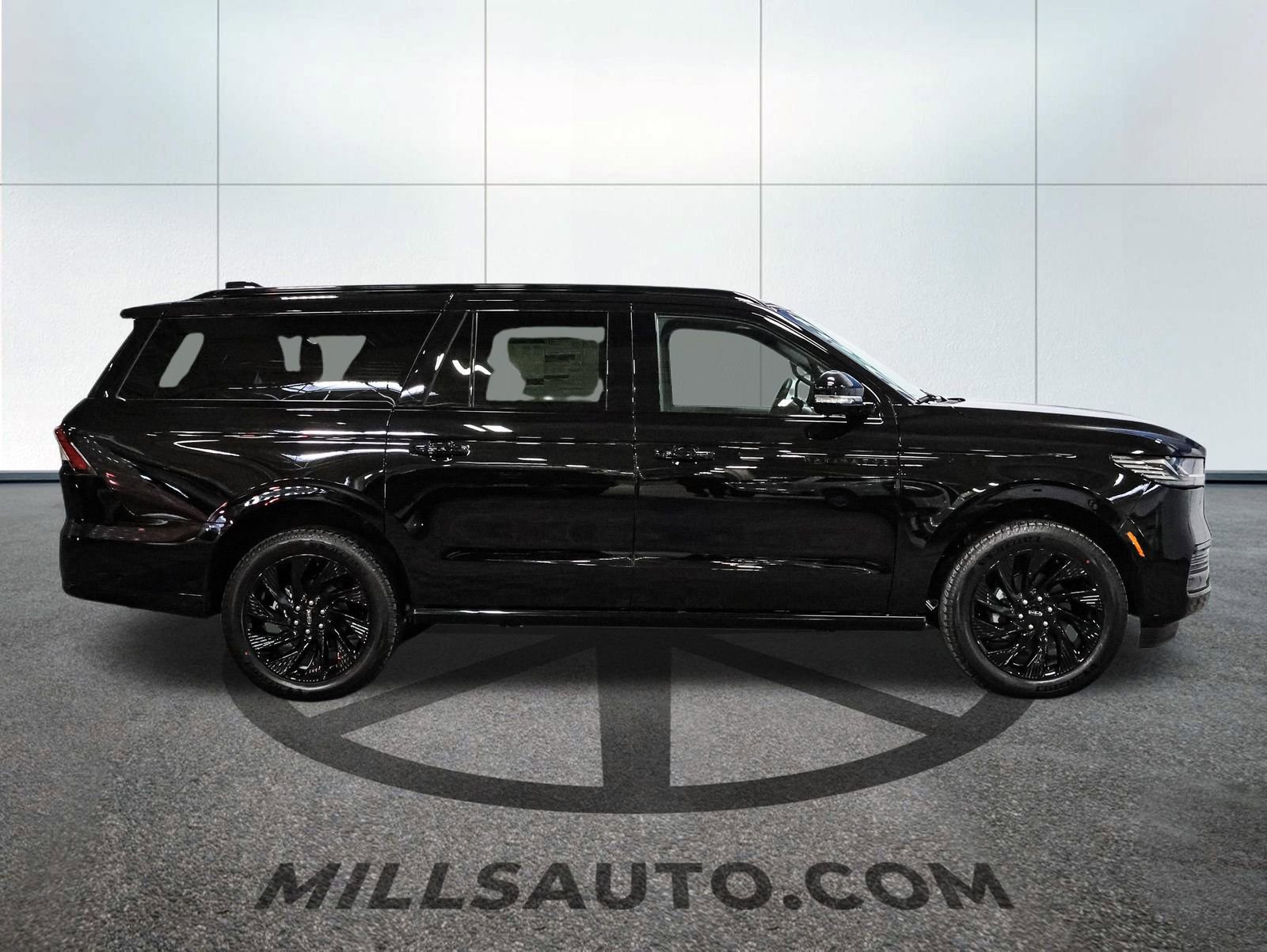 New 2026 Lincoln Navigator L Reserve w/ Jet Appearance Package image 9