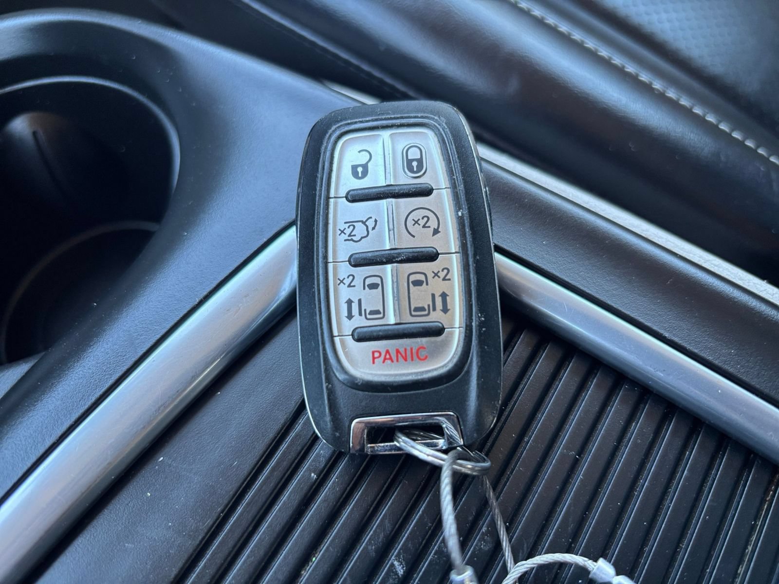 Used 2023 Chrysler Pacifica Touring-L FWD image 20