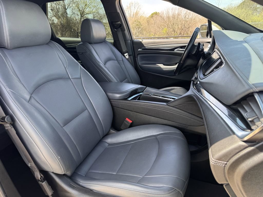 Used 2024 Buick Enclave Essence image 25