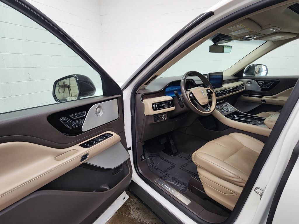 Used 2021 Lincoln Aviator Reserve w/ Equipment Group 202A AWD/4WD image 11