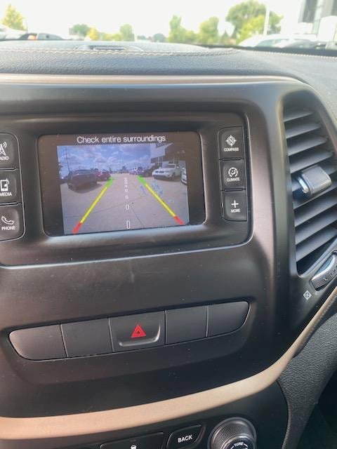 Used 2015 Jeep Cherokee Latitude AWD/4WD image 12