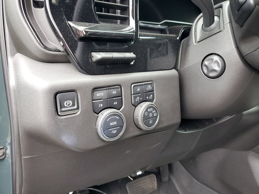 Used 2025 Chevrolet Silverado 1500 ZR2 w/ Technology Package AWD/4WD image 23