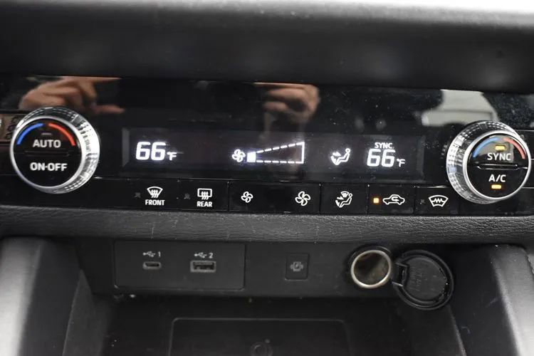 Used 2024 Mitsubishi Outlander Ralliart AWD/4WD image 32