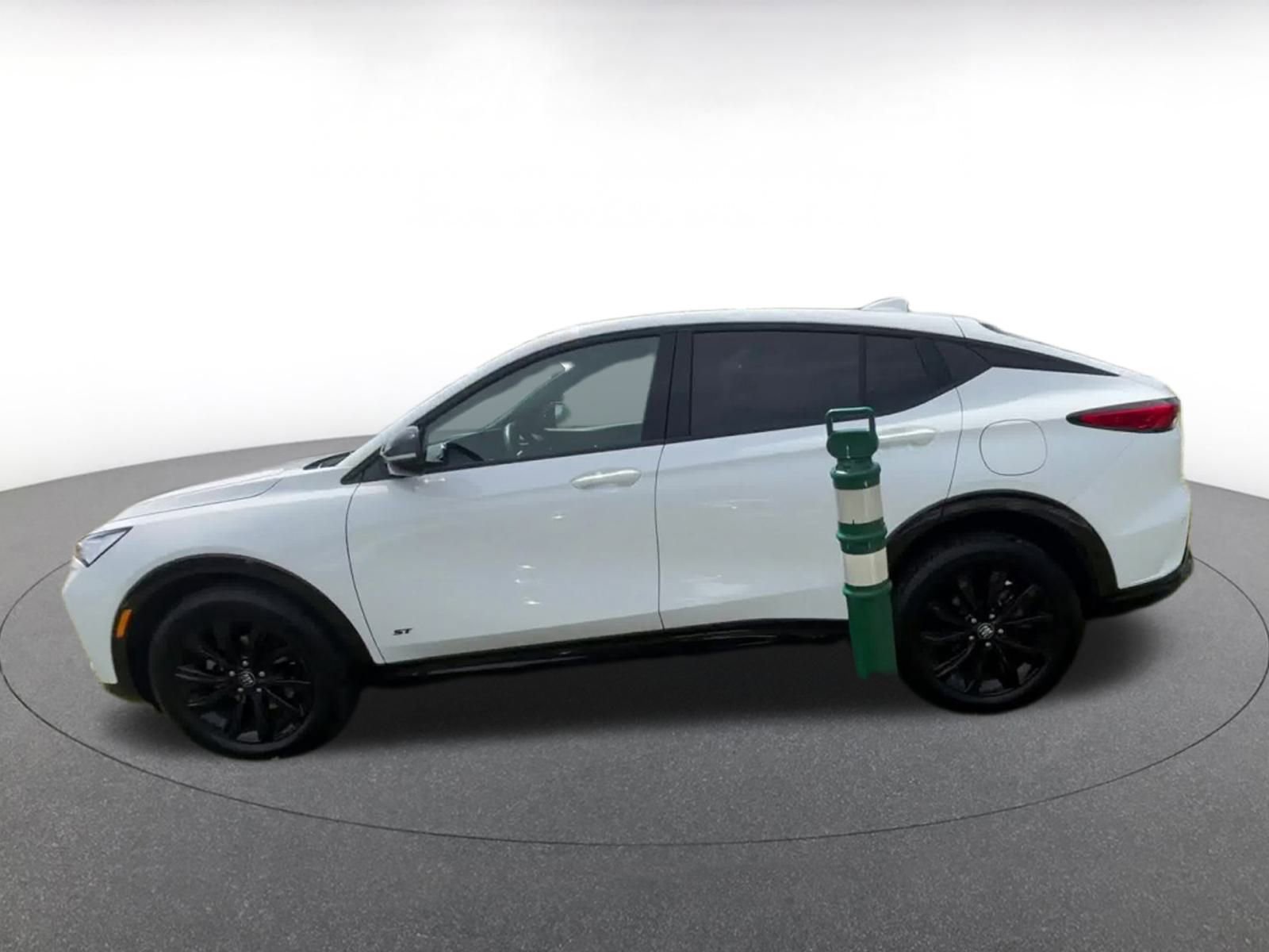 Used 2025 Buick Envista Sport Touring image 9