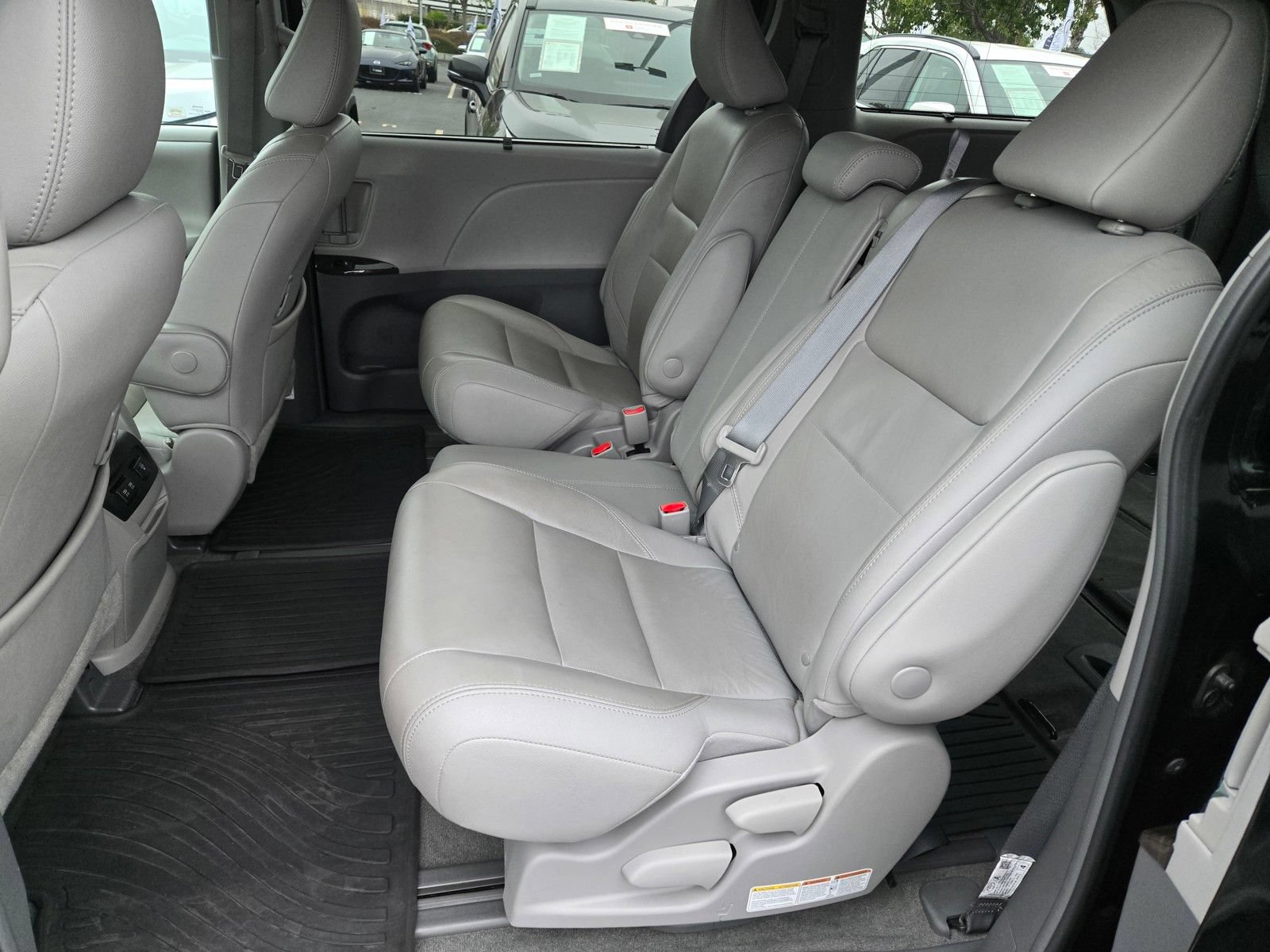Certified 2018 Toyota Sienna XLE w/ XLE Navigation Package FWD image 11
