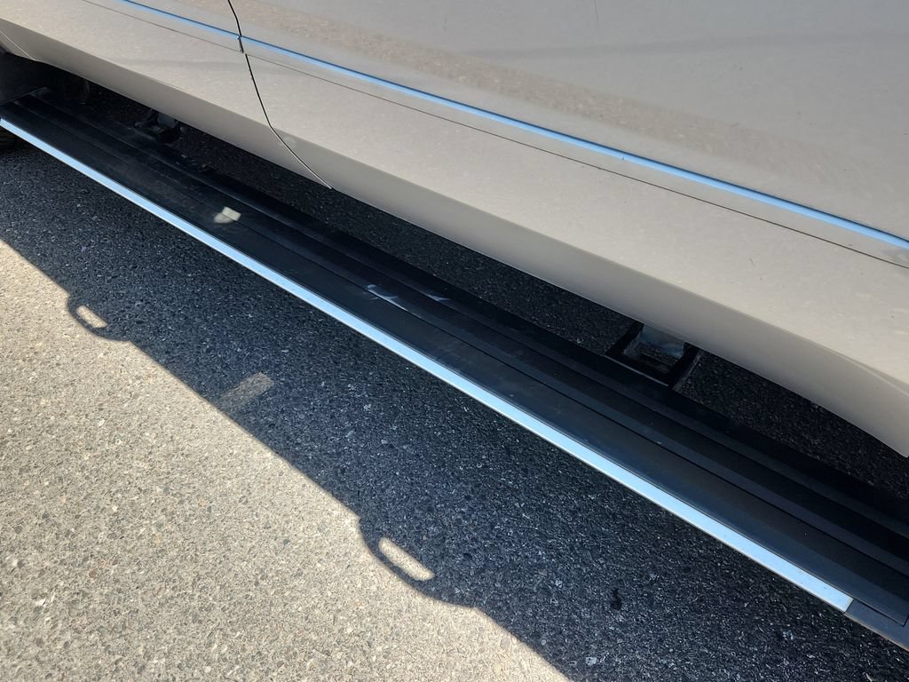 Used 2018 Chevrolet Suburban Premier AWD/4WD image 13
