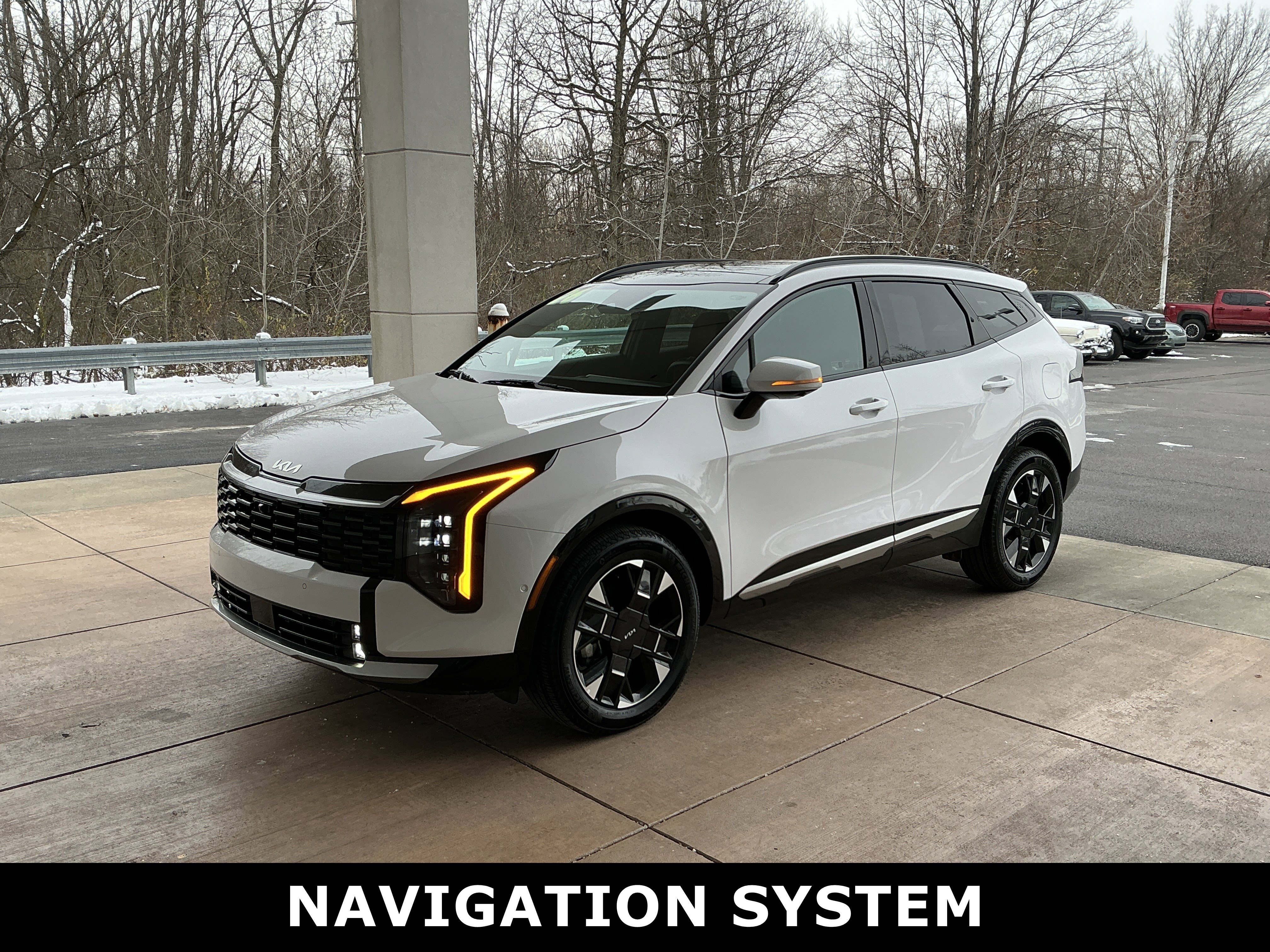 Used 2026 Kia Sportage SX image 3