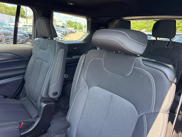 Used 2025 Jeep Grand Cherokee L Laredo w/ Luxury Tech Group I AWD/4WD image 8