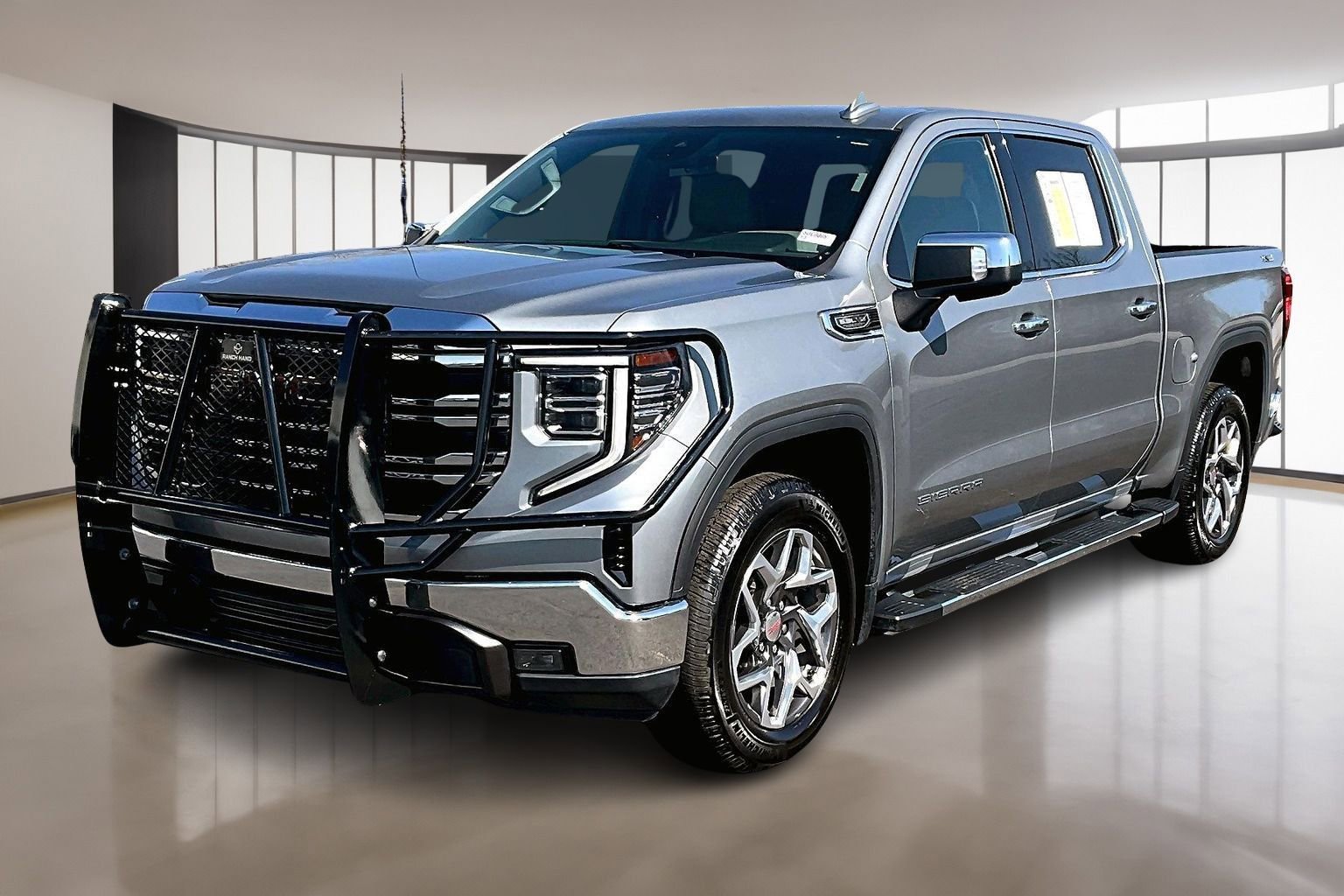Used 2023 GMC Sierra 1500 SLT image 3