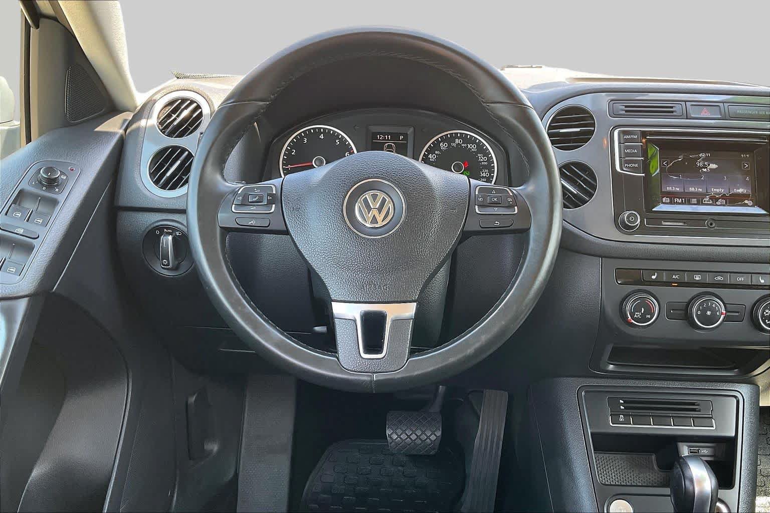 Used 2016 Volkswagen Tiguan S FWD image 5