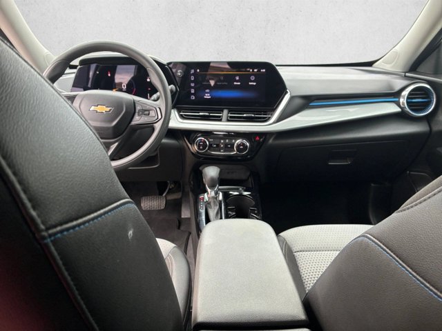 Used 2025 Chevrolet Trax LT FWD image 18