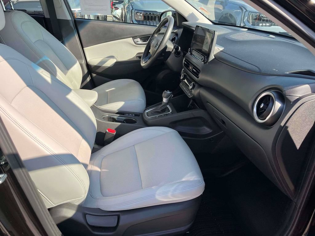 Used 2022 Hyundai Kona Limited AWD/4WD image 12