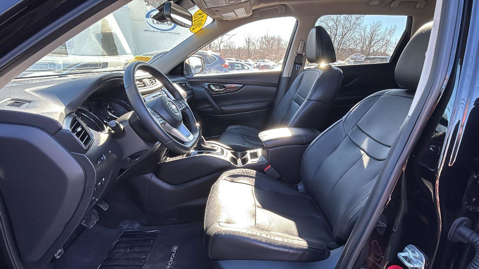 Used 2018 Nissan Rogue SL w/ Premium Package image 19