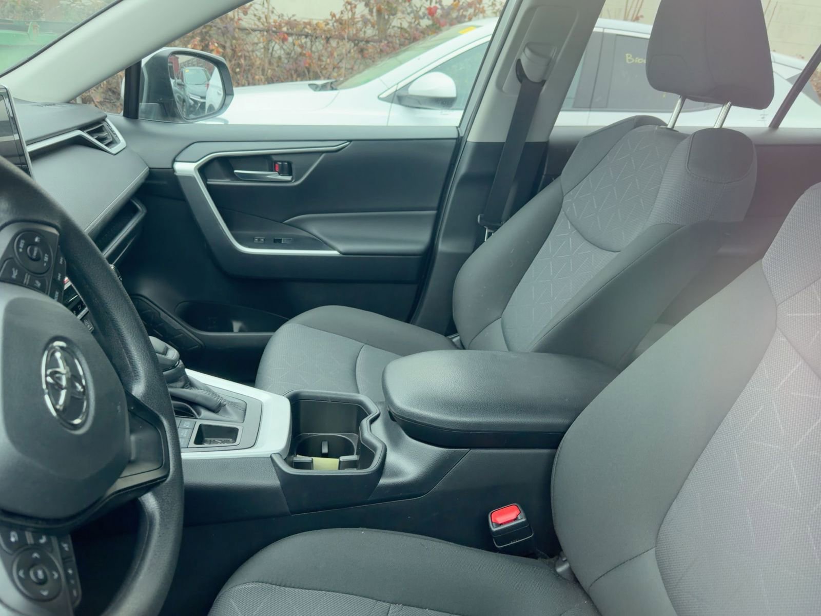 Used 2025 Toyota RAV4 XLE image 7