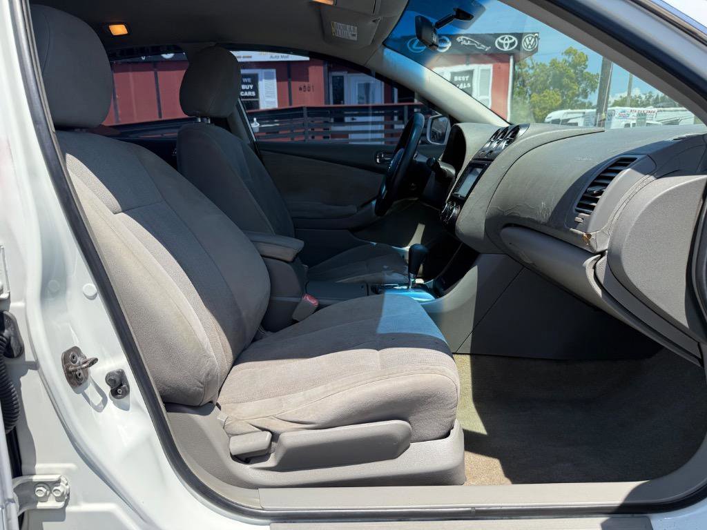 Used 2010 Nissan Altima 2.5 S image 17