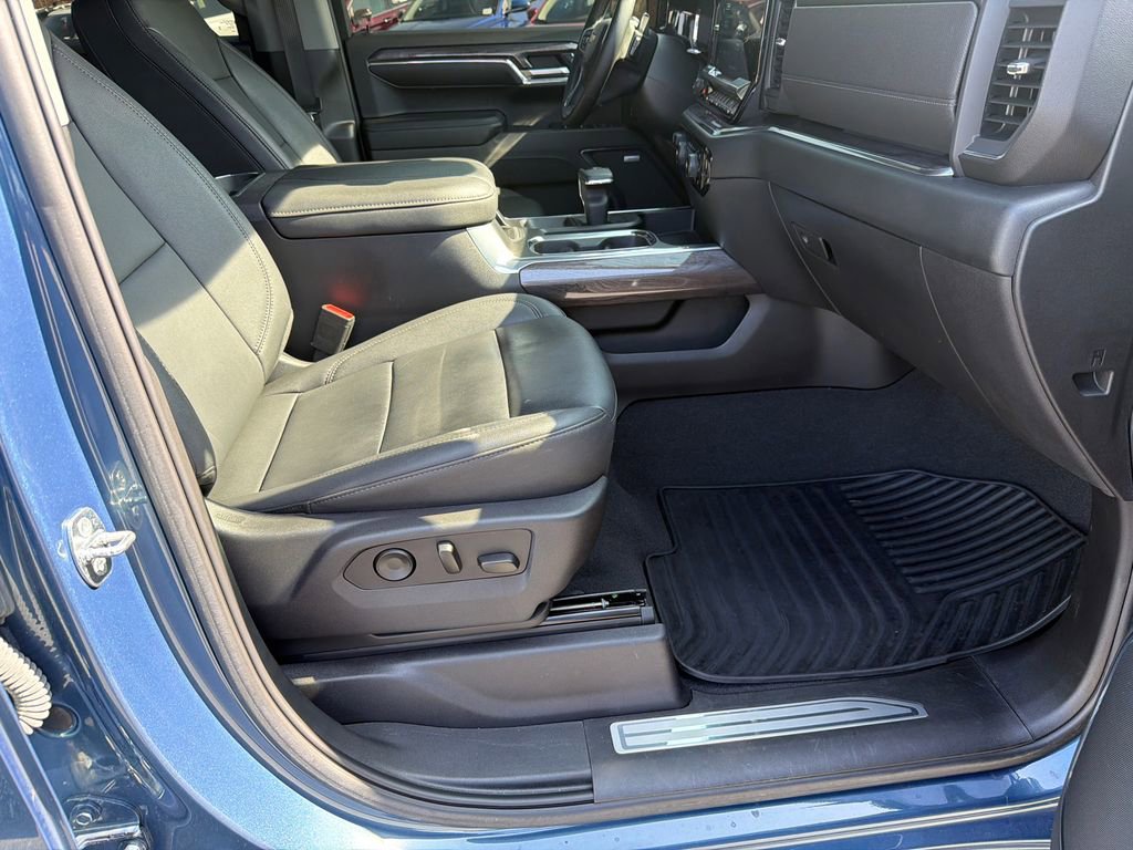 Used 2024 Chevrolet Silverado 1500 LTZ image 13