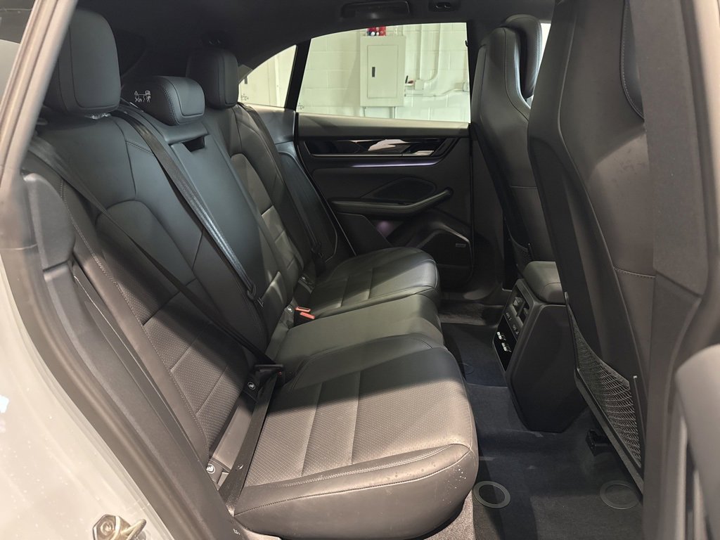 Used 2025 Porsche Macan 4 Electric image 38