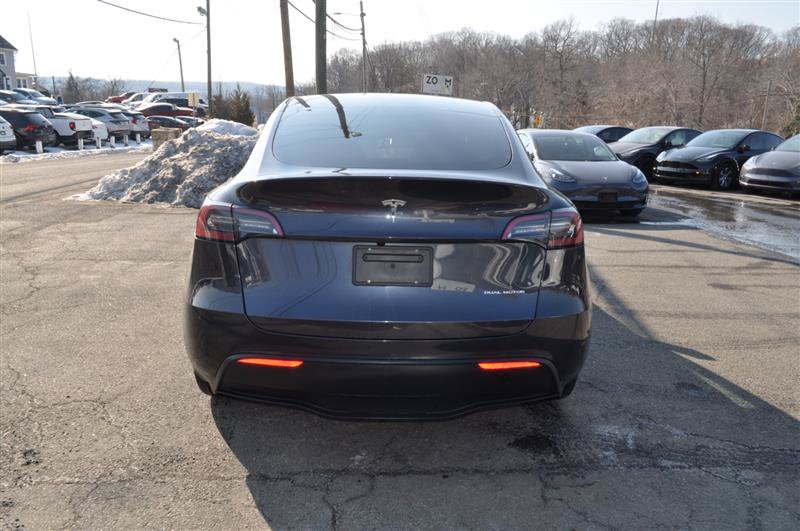 Used 2024 Tesla Model Y Long Range AWD/4WD image 4