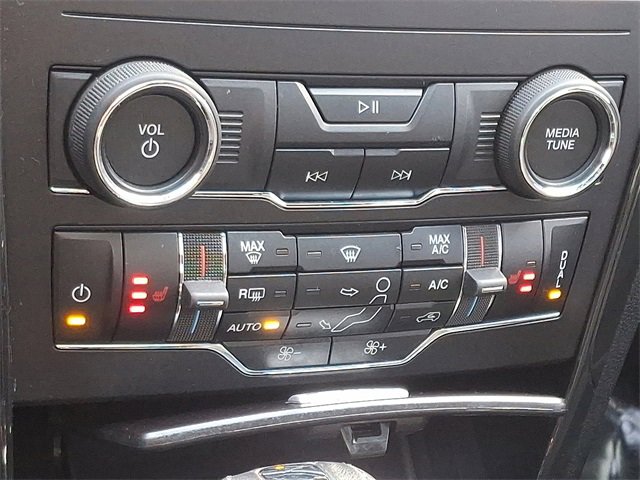 Used 2018 Ford Explorer XLT w/ Equipment Group 202A image 17